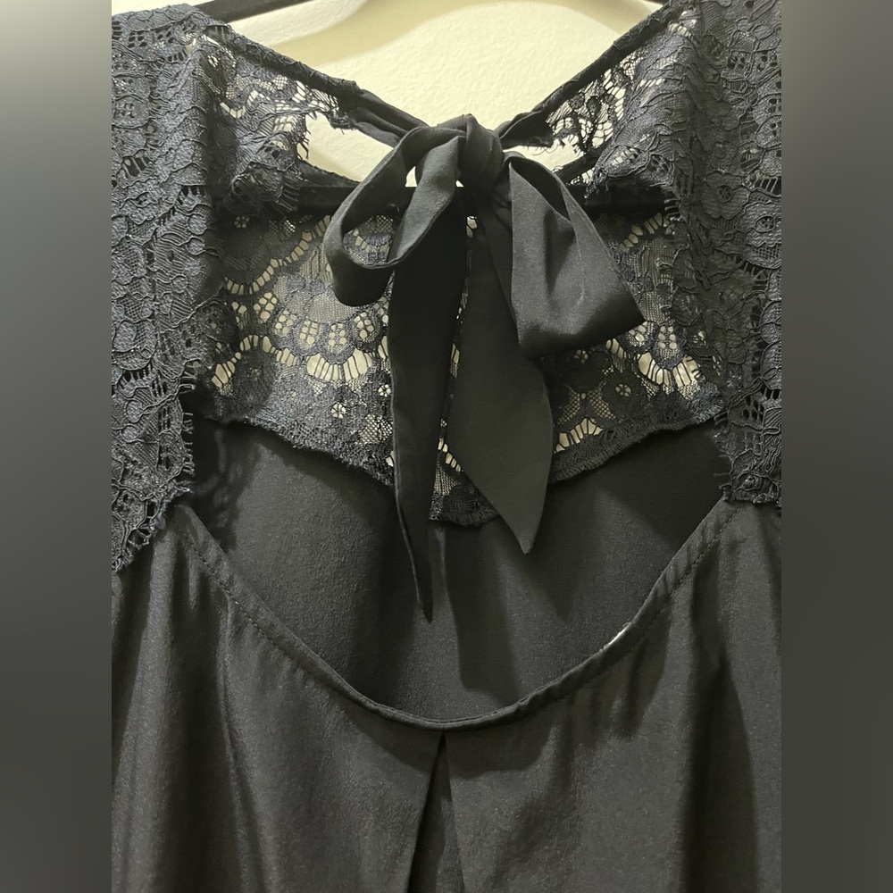 Sézane Adeline Blouse in Noir, FR Size 40 (US 8) - Picture 12 of 15